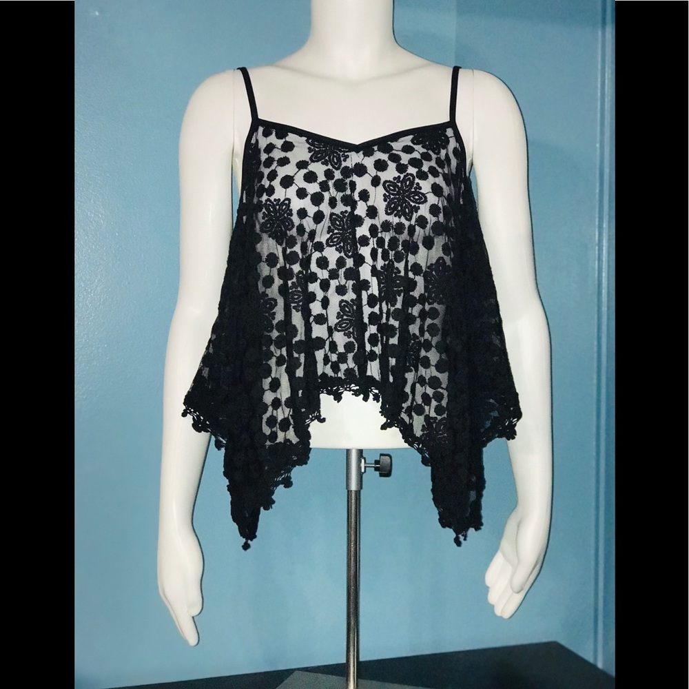 AMERICAN RAG • Black Floral Lace Tank / (M)